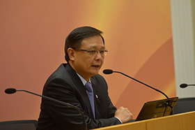 關衛擎先生，香港和解中心副會長在研討會上發表演講。