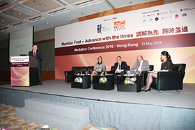 Speakers and moderator for the “Session 3 : A Glimpse into the Future of Mediation - Opportunities for Cross Border Mediation” (from left): Mr. Danny McFadden, Prof. Nadja Alexander, Mr. Phillip Howell-Richardson, Mr. Alan Limbury and Ms. Wang Fang