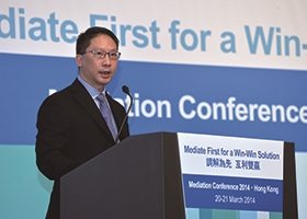 The Secretary for Justice, Mr Rimsky Yuen, SC, speaking at the opening of the “Mediate First for a Win-Win Solution” Conference in March 2014