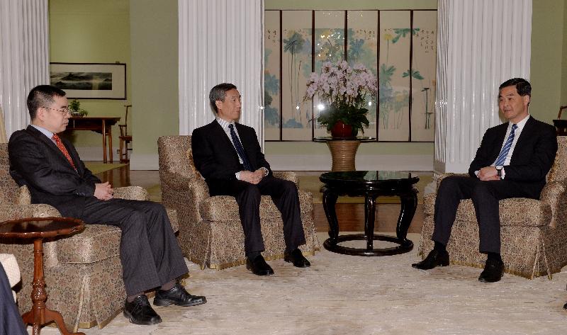 Li Fei and Zhang Rongshun conduct first day of visit to HK