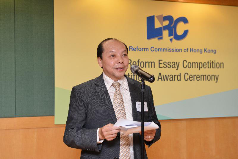 五名法律学生凭优越作品在法律改革征文比赛获奖