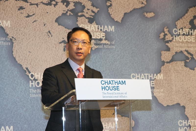 The Secretary for Justice, Mr Rimsky Yuen, SC, delivers a speech at a seminar organised by the Chatham House in London today (October 15, London time).