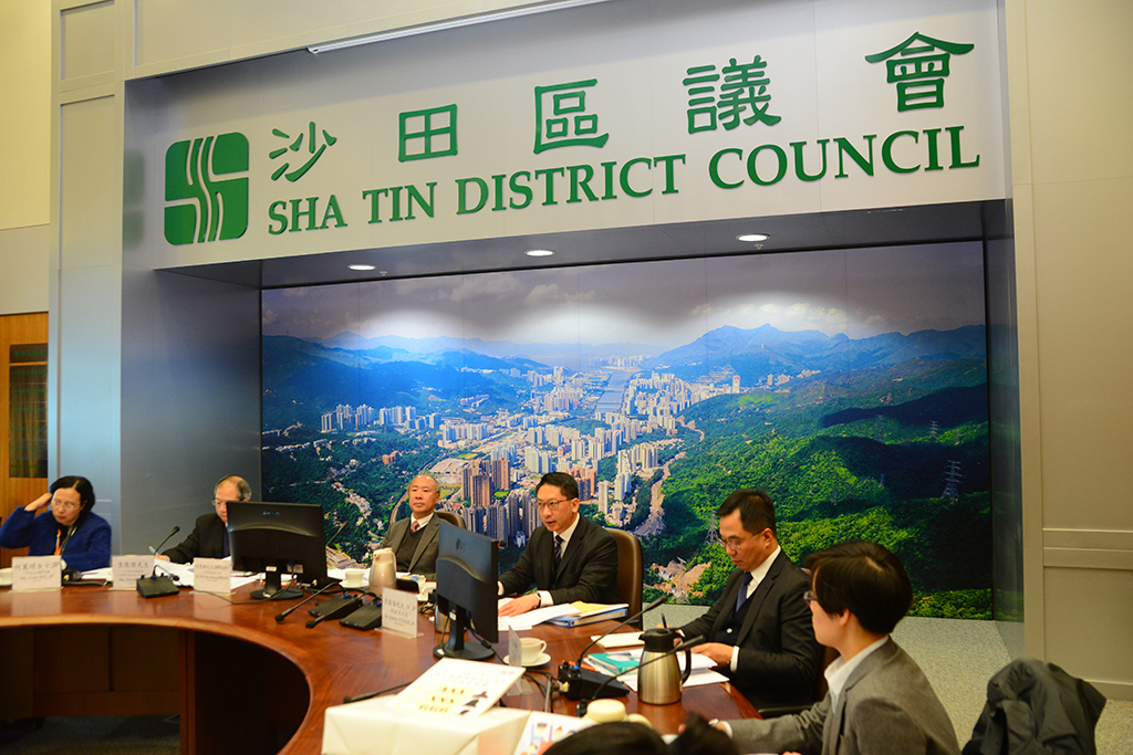 Secretary for Justice attends meeting of Sha Tin District Council