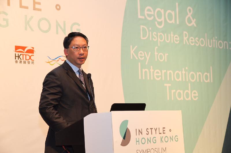 The Secretary for Justice, Mr Rimsky Yuen, SC, delivers an opening address at the seminar on "Legal and Dispute Resolution: Key for International Trade" in Jakarta, Indonesia, today (September 17).