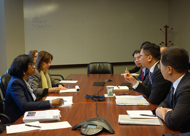 Mr Yuen (second right) meets with the President of the American Bar Association, Ms Paulette Brown (first left).