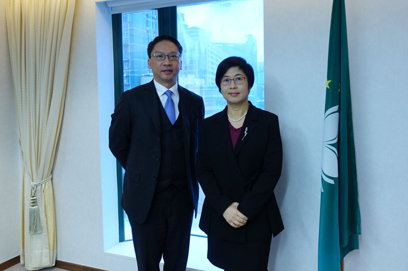 The Secretary for Justice, Mr Rimsky Yuen, SC (left), visited Macau today (March 10) and met with the Secretary for Administration and Justice of the Macau Special Administrative Region, Ms Chan Hoi Fan (right), to discuss matters concerning mutual legal assistance between Hong Kong and Macau.