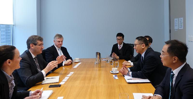 The Secretary for Justice, Mr Rimsky Yuen, SC (second right), meets with the President of the Australian Centre for International Commercial Arbitration, Mr Alex Baykitch (second left), in Sydney, Australia, today (August 9).