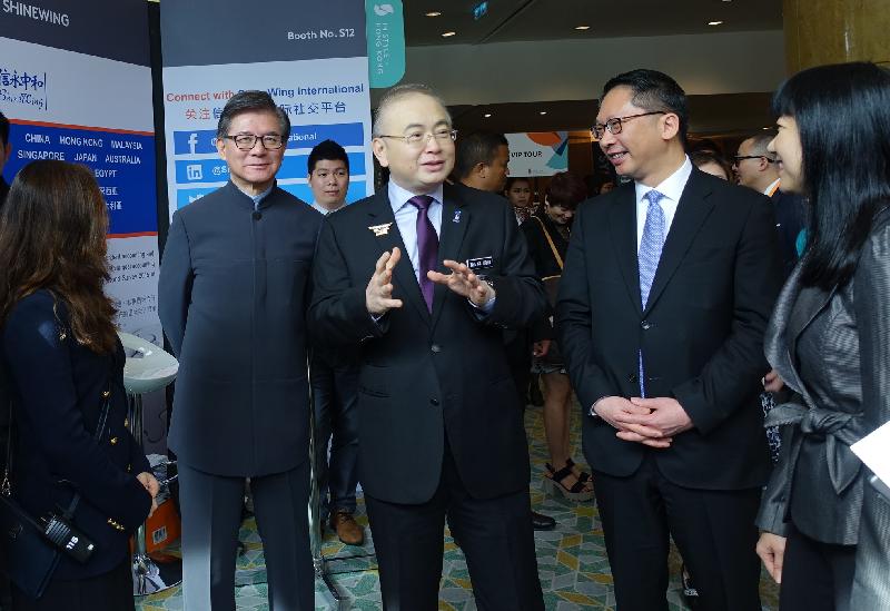 The Secretary for Justice, Mr Rimsky Yuen, SC (second right) visits the 'In Style．Hong Kong' Expo with the Minister in the Prime Minister's Department of Malaysia, Datuk Seri Ir Dr Wee Ka Siong (centre); the Chairman of the Trade Development Council, Mr Vincent Lo (second left) and its Executive Director, Ms Margaret Fong (first right), in Kuala Lumpur, Malaysia, today (November 7).