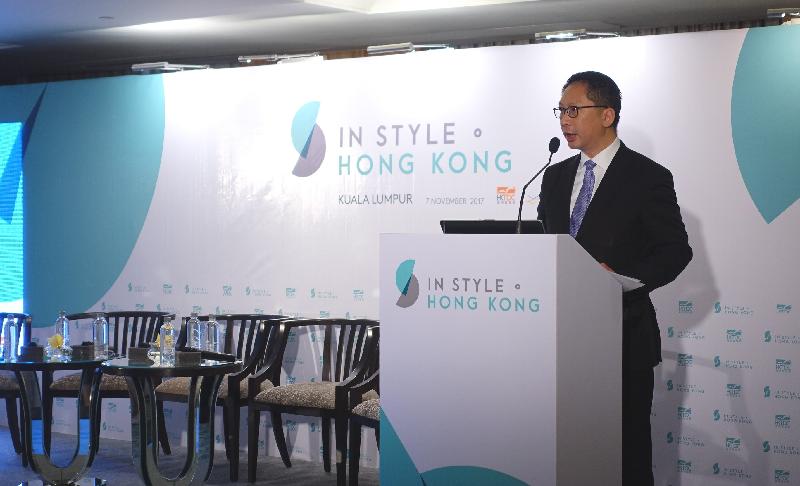 The Secretary for Justice, Mr Rimsky Yuen, SC speaks at the thematic session on 'Legal Risk Management: Key to International Trade and Investment', co-orgainsed by the Department of Justice and the Hong Kong Trade Development Council, in Kuala Lumpur, Malaysia, today (November 7).