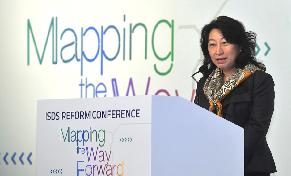 The Secretary for Justice, Ms Teresa Cheng, SC, speaks at "The Investor-State Dispute Settlement (ISDS) Reform Conference ??Mapping the Way Forward" held at the Hong Kong Convention and Exhibition Centre today (February 13). The event, co-organised by the Department of Justice and the Asian Academy of International Law, brought together senior government officials, leading practitioners and world-renowned academics in the field of international investment and arbitration law. Various important topical issues including investment mediation, appeal mechanisms for ISDS, third party funding in ISDS, appointment and rules for arbitrators, as well as permanent investment courts, were discussed. The conference provided useful insights for the study of the Working Group III of the United Nations Commission on International Trade Law (UNCITRAL) and helped map the way forward for ISDS reform.