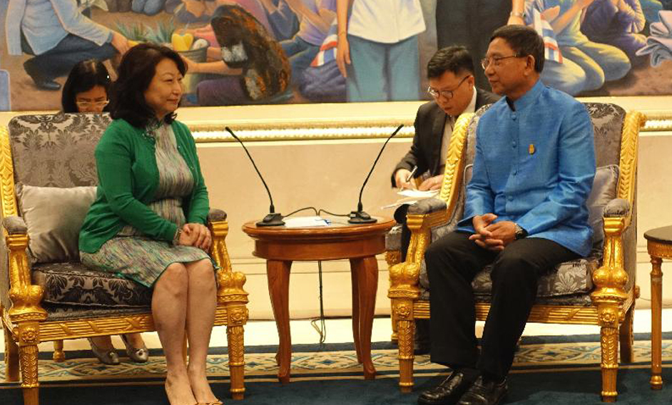 The Secretary for Justice, Ms Teresa Cheng, SC (left), meets with the Deputy Prime Minister and Minister of Justice of Thailand, Mr Prajin Juntong (right), in Bangkok, Thailand today (March 7).