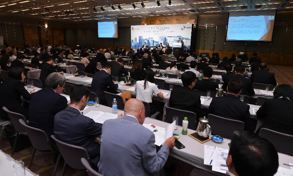 The “ 2019 HCCH Judgments Convention: Global Enforcement of Civil and Commercial Judgments ”, organised by the Hague Conference on Private International Law (HCCH) and the Department of Justice, with the support from the Asian Academy of International Law, was held in Hong Kong today (September 9). More than 200 participants from 18 jurisdictions attended the conference.