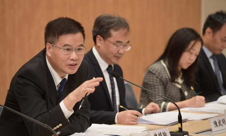 The Department of Justice together with the Department of Justice of Guangdong Province and the Office of the Secretary for Administration and Justice of the Macao Special Administrative Region held the first Guangdong-Hong Kong-Macao Bay Area Legal Departments Joint Conference in Hong Kong this morning (September 12). Photo shows the Director-General of the Department of Justice of Guangdong Province, Mr Zeng Xianglu (first left), speaking at the Joint Conference.