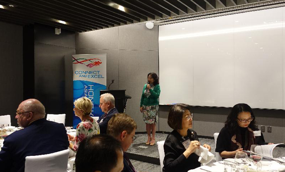 The Secretary for Justice, Ms Teresa Cheng, SC, hosted a dinner for some prominent legal experts and practitioners in Seoul, Korea, in the evening on September 25 to introduce to them the latest legal developments in Hong Kong.