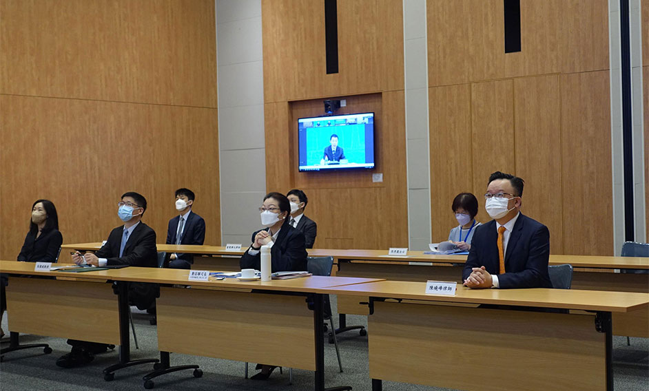 The Department of Justice together with the High People's Court of Guangdong Province, the Judiciary and the Macao Court of Final Appeal jointly organised the 2nd Guangdong-Hong Kong-Macao Greater Bay Area (GBA) Judicial Case Seminar today (April 23), with a view to enhancing judicial exchanges amongst the three places and contributing to the building of a law-based business environment in the GBA.