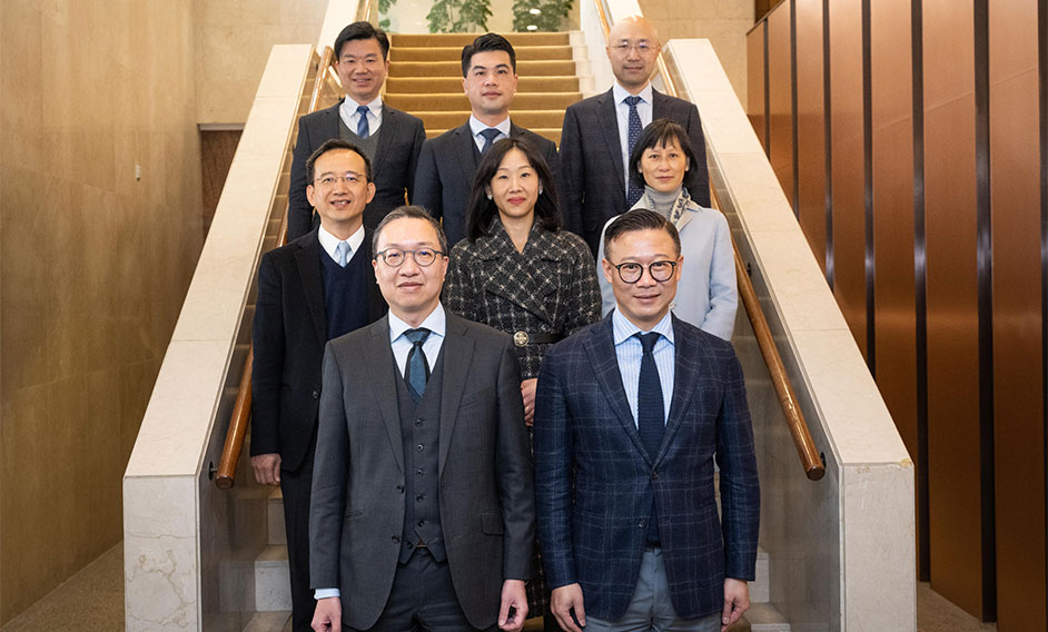 The Department of Justice's Guangdong-Hong Kong-Macao Greater Bay Area Task Force held its first meeting today (January 18). Photo shows the Secretary for Justice, Mr Paul Lam, SC (front row, left), and the Chairperson of the Task Force and Deputy Secretary for Justice, Mr Cheung Kwok-kwan (front row, right), pictured with Task Force members Mr Andy Chan (second row, left), Ms Eva Sit, SC (second row, centre), Ms Daphne Lo (second row, right), Mr Wong Pit-man (third row, left), Mr Li Mingrui (third row, centre), and Professor Xi Chao (third row, right) before the meeting. Task Force members Professor Zhang Xianchu and Professor Zhu Guobin, who joined the meeting by conference call, are not in the photo.