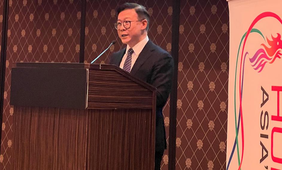 The Deputy Secretary for Justice, Mr Cheung Kwok-kwan, on March 8 (Geneva time) attended in Geneva, Switzerland, a reception hosted by the Hong Kong Economic and Trade Office in Geneva. Photo shows Mr Cheung speaking at the reception.