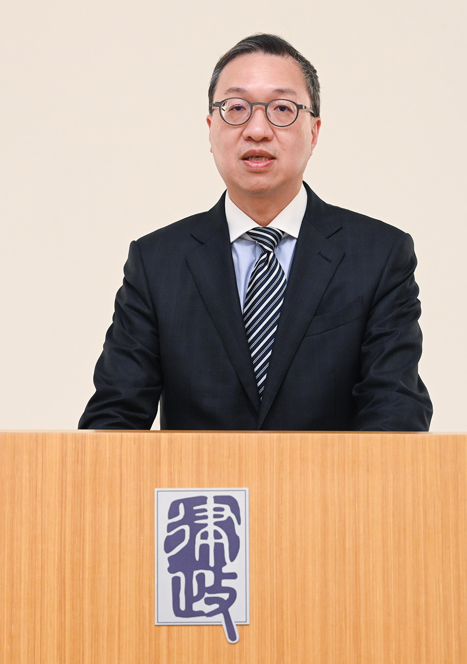The Department of Justice of the Hong Kong Special Administrative Region and the Supreme Court of Brunei Darussalam signed a Memorandum of Cooperation today (May 4) to strengthen their co-operation on issues relating to dispute avoidance and resolution. Photo shows the Secretary for Justice, Mr Paul Lam, SC, delivering his speech at the signing ceremony.