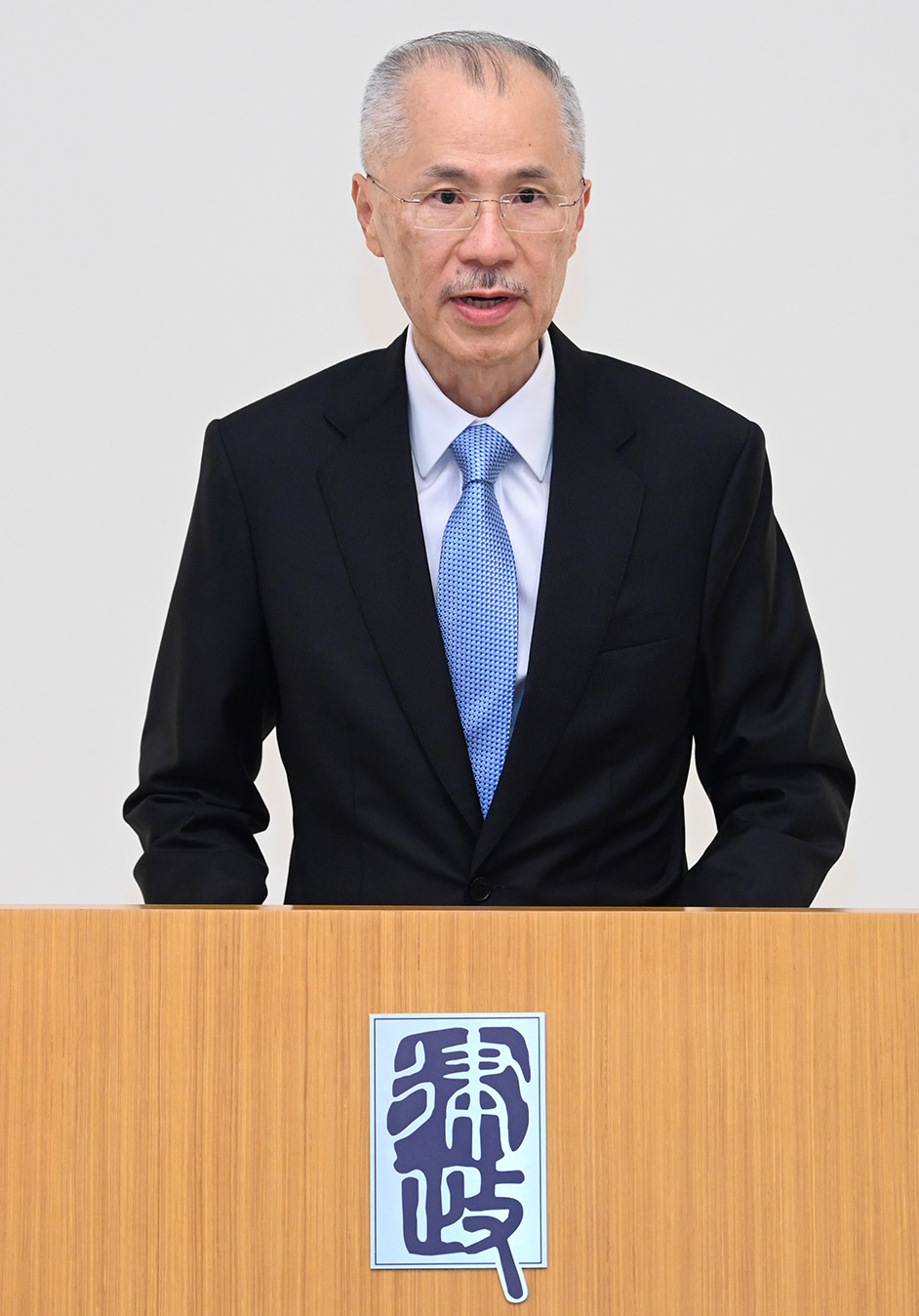 The Department of Justice of the Hong Kong Special Administrative Region and the Supreme Court of Brunei Darussalam signed a Memorandum of Cooperation today (May 4) to strengthen their co-operation on issues relating to dispute avoidance and resolution. Photo shows the Chief Justice of the Supreme Court of Brunei Darussalam, Dato Seri Paduka Steven Chong Wan Oon, delivering his speech at the signing ceremony.