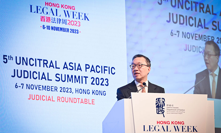 The Secretary for Justice, Mr Paul Lam, SC, delivers welcome remarks at the 5th UNCITRAL Asia Pacific Judicial Summit - Judicial Roundtable under the Hong Kong Legal Week 2023 today (November 7).