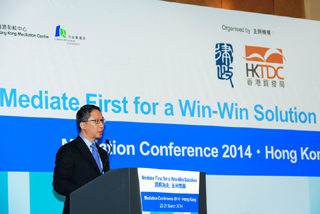 The Secretary for Justice, Mr Rimsky Yuen, SC delivered the second welcome address at the Mediation Conference.