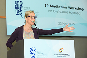利珊雅教授在2015年5月23日举办的知识产权调解工作坊中担任客席讲者。
